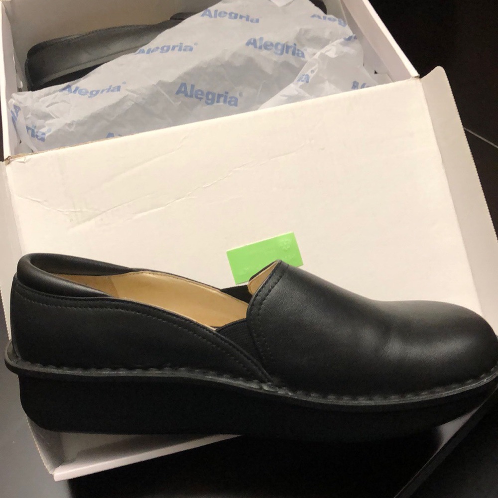 Algeria Black Napa Debra